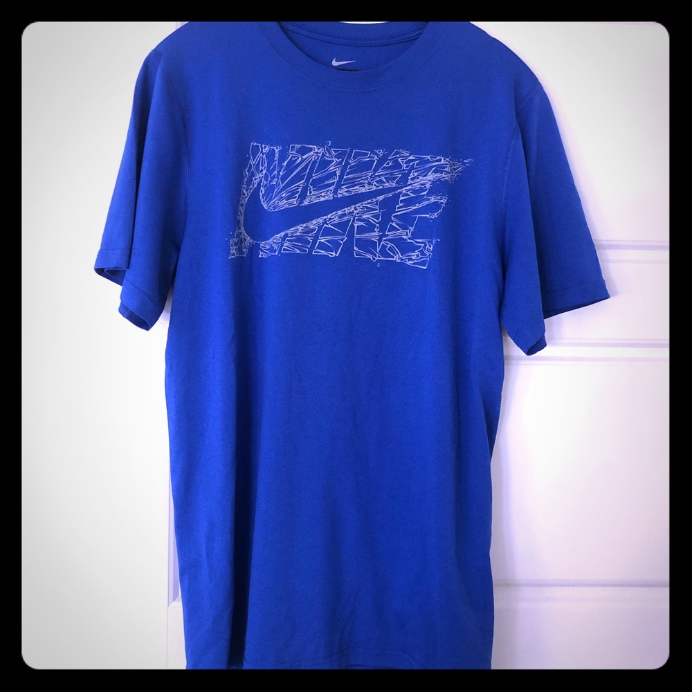 Nike T-shirt